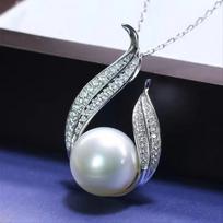 Huitan Waterdrop Pendant with Imitation Pearl Necklace for Women Luxury Paved Bling CZ Temperament Elegant Bride Wedding Zircon 45cm 5cm