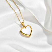 Romantic Heart Locket Pendant for Women Stainless Steel Photo Frame Openable Necklace Heart Chain Necklaces Charm Jewelry Gift