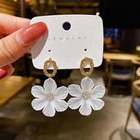 White Acrylic Crystal Big Flower Drop Earrings for Women Gold Color Trend Statement Resin Ear Zircon Wholesale Girl Gift