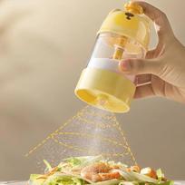 Manual Food Chopper with Animal Design Handheld Vegetable Cutter Durable Plastic Container Kitchen Tool for Dicing Slicing and Mincing one size geltona