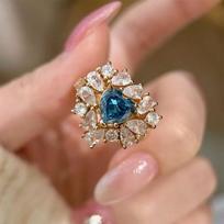 Exquisite shiny ring light luxury fresh unique high-end blue gemstone heart-shaped rings for women retro feeling wedding jewelry resizable mėlyna