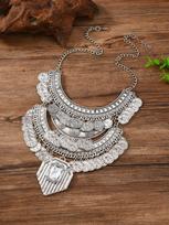 Retro Geometric Alloy Choker With Layered Tassels And Party Wear For Women balta