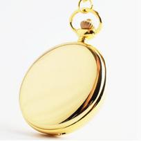 Gold Retro Quartz Pocket Watch with Flip Cover - Smooth Surface Pendant Design auksinės grandinėlės spalva