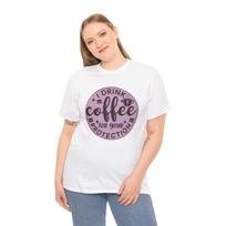 Kavos T-shirt | Juokingas kofeino mylėtojas Kavos jūsų apsaugai S