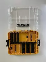 DEWALT vidutinio kietumo dėklas+ [DT70803-QZ] su 2 mažomis didelės talpos laikymo dėžėmis ir 6 antgalių laikikliais