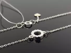 Best Diamonds Balto aukso apyrankė su baltais briliantais