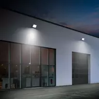 LED prožektorius 100W 8200Lm 5000K IP65, VIDEX VLE-F3-1005B – Kompaktiškas aliuminio korpusas