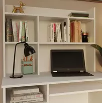 Top E Shop Topeshop PORTO kairinis rašomasis stalas su matinės baltos spalvos stalčių lentynomis biurui
