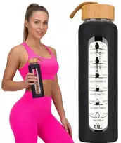 Peterson motyvacinė stiklinė vandens gertuvė su silikoniniu dėklu, juoda, 960 ml