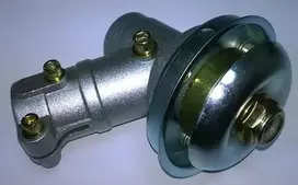 Universalus REDUKTORIUS KINIŠKO TRIMERIO 26mm Kvadratiniam velenui