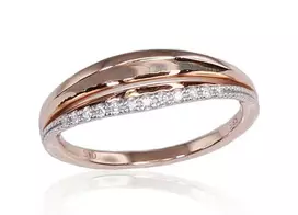 Auksinis žiedas su brangakmeniais. Metalas: Raudonas Auksas. Praba: 585°. Akmuo: Briliantai - 17 - 2.79 g. - Briliantai (0,05Ct)