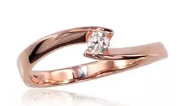 Auksinis žiedas su brangakmeniais. Metalas: Raudonas Auksas. Praba: 585°. Akmuo: Briliantai - 18 - 2.16 g. - Briliantai (0,09Ct)