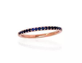 Auksinis žiedas su brangakmeniais. Metalas: Raudonas Auksas. Praba: 585°. Akmuo: Safyras - 16 - 1.35 g. - Safyras (0,141Ct)