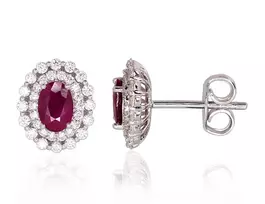 Auksiniai auskarai su brangakmeniais. Metalas: Baltas Auksas. Praba: 585°. Akmuo: Briliantai , Rubinas - 2.94 g. - 12 mm. - Briliantai (0,547Ct), Rubinas (1,129Ct)