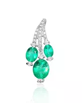 Auksinis pakabukas su brangakmeniais. Metalas: Baltas Auksas. Praba: 585°. Akmuo: Briliantai , Smaragdas - 1.2 g. - 20 mm. - Briliantai (0,125Ct), Smaragdas (1,127Ct)