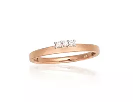 Auksinis žiedas su brangakmeniais. Metalas: Raudonas Auksas. Praba: 585°. Akmuo: Briliantai - 17.5 - 1.54 g. - Briliantai (0,04Ct)