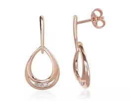Auksiniai auskarai su brangakmeniais. Metalas: Raudonas Auksas. Praba: 585°. Akmuo: Briliantai - 2.6 g. - 24 mm. - Briliantai (0,09Ct)