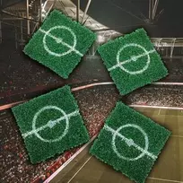„Thumbs Up Mad Monkey“ sintetinės žolės futbolo apsauginiai kilimėliai (4 vnt. rinkinys)