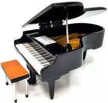 Indominiguitars Miniatiūrinis pianinas 1:10, rankų darbo balza – kolekcinė dovana