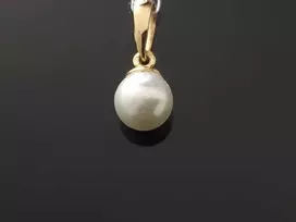 Auksinis pakabukas su perlu