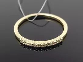 Geltono aukso žiedas su briliantais