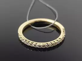 Geltono aukso žiedas su briliantais