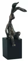 Italfama Triušis ant kubo. Aukštis: 17cm.