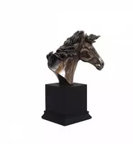 Italfama Arklio galvos statulėlė. Išmatavimai: 7x7x14cm.