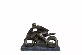 Italfama Statulėlė vaizduojanti posūkis su motociklu. Išmatavimai: 25x10x16cm.