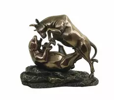 Italfama Finansų pasaulį simbolizuojantys bulius ir meška. Išmatavimai: 19x10x16cm.