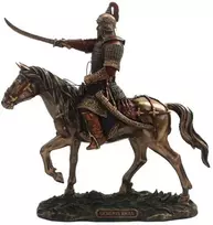 Italfama GENGIS KHAN - mongolų imperijos įkūrėjas. Išmatavimai: 23x9x24cm.