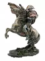 Italfama Napoleonas Bonapartas ant žirgo. Aukštis 28cm.