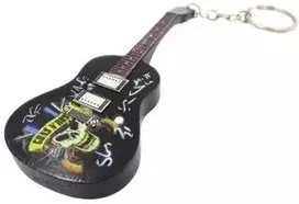 Indominiguitars Mahagonio gitaros raktų pakabukas „Guns N’ Roses“ fanams – puiki dovana