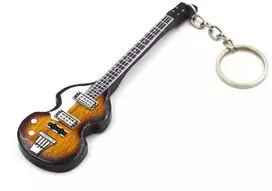 Indominiguitars Bosinės gitaros raktų pakabukas iš mahagono – McCartney, The Beatles