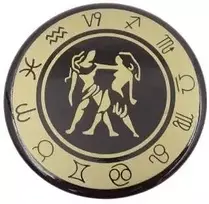 Hobilt Dvynių zodiako šaldytuvo magnetas – emaliuotas, aukso spalvos, dovana