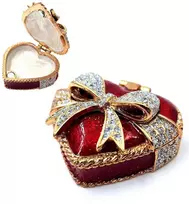 SIAM FASHION JEWELRY CO., LTD. Metalinė širdelės papuošalų dėžutė su kristalais – romantiška dovana