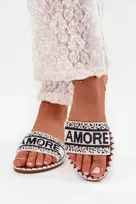 Šlepetės baltos su karoliukais vasarai AMORE Step in Style