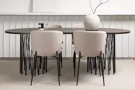 Venture Design Valgomojo stalas ir kėdžių komplektas Akmeninis ovalus valgomojo stalas ir Modesto valgomojo kėdės 220x100 cm juodas faneruotė smėlio spalvos boucle