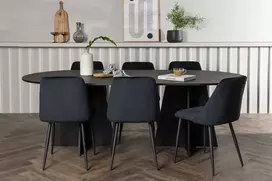 Venture Design Valgomojo komplektas Bootcut ovalus valgomojo stalas ir naktinė valgomojo kėdė 115x230 cm juoda mediena ir aksomas
