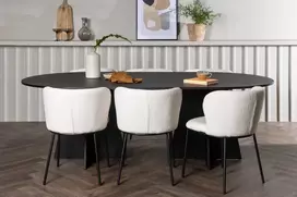 Venture Design Valgomojo stalo ir kėdžių komplektas Bootcut ovalus valgomojo stalas ir Edina valgomojo kėdė 115x230 cm juoda balta mediena audinys