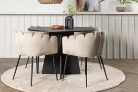 Venture Design Valgomojo stalo ir kėdžių komplektas Bootcut apvalus stalas ir Limhamn kėdės 110 cm juoda smėlio spalvos veliūras