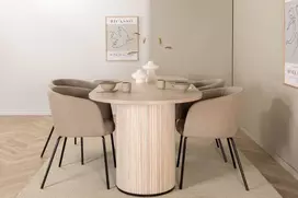 Venture Design Valgomojo stalas ir kėdžių komplektas Bianca ovalus valgomojo stalas ir Berit kėdė 200x90x75 cm juoda smėlio spalvos mediena audinys