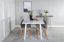Venture Design Valgomojo stalas ir kėdžių komplektas Polar valgomojo stalas ir Windu Lyx valgomojo kėdė 180 cm balta šviesaus ąžuolo spalva