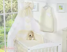 Vaikiška palapinė iš šifono su kabinamomis širdelėmis