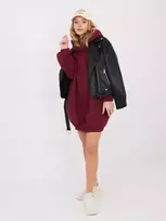 suknelė bordo spalvos su gobtuvu