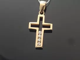 Auksinis pakabukas Kryžiukas su akutėmis