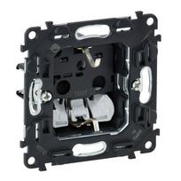 2P+E socket with shutters Valena InMatic -auto. terminals -German std -16-250V