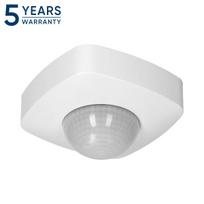 Apsaugos sistemos // Judesio jutikliai // Czujnik ruchu i obecności 360°, IP20, 2000W, 3 sensory, biały