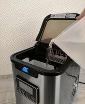 Virtuvės elektros prietaisai ir įranga // Ledo kubo gamintojai ir trupintuvai // Kostkarka do lodu K5536