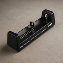 Single‑slot smart battery charger XTAR MC1 with micro‑USB input for 1 cell Li‑ion/IMR/ICR